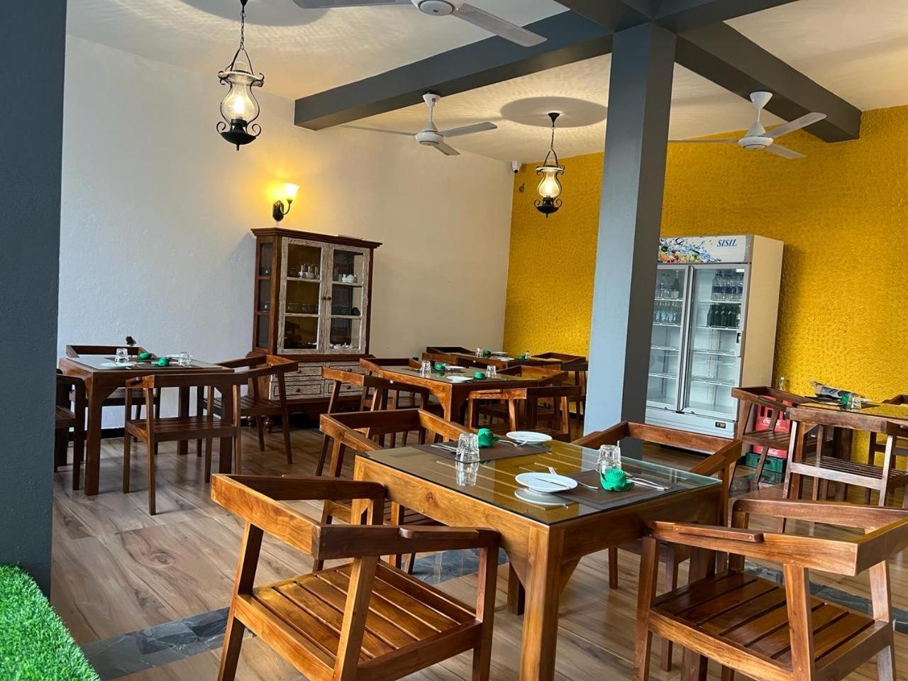 Mama'S Boutique Beach Hotel Negombo Bagian luar foto